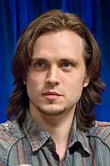 Jonathan Jackson interprète Kyle Reese dans Terminator : Les Chroniques de Sarah Connor.