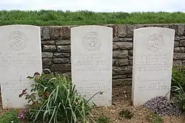 Trois tombes de 6 soldats tombés lors de la prise de Joncourt.