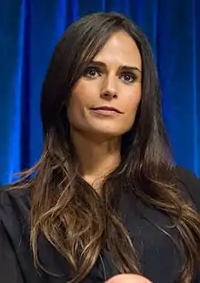 Jordana Brewster interprète Denise Brown