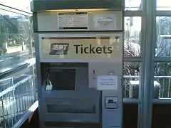 Distributeur automatique à la gare de Jordanhill, en Écosse.