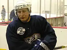 Photographie de Jordin Tootoo avec les Predators de Nashville à l'échauffement.