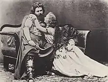 Ludwig und Malwine Schnorr von Carolsfeld dans les rôles de Tristan et Isolde lors de la première de l'opéra de Wagner en 1865.