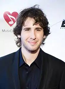 Description de l'image Josh Groban (Cropped).jpg.