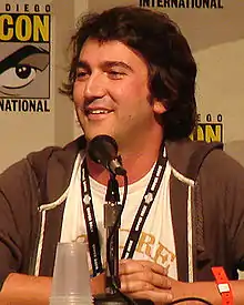 Description de l'image Josh Schwartz at Comic-Con cropped.jpg.