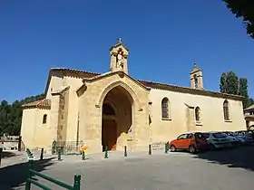L'église Saint-Pierre près du cimetière.
