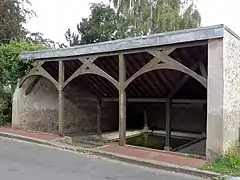 Lavoir de Jouy-la-Fontaine.