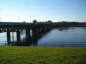 Le pont de Walney (Jubilee Bridge) sur le chenal