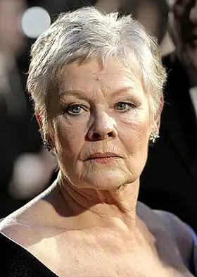 Judi Dench a incarné le personnage à sept reprises dans GoldenEye (1995), Demain ne meurt jamais (1997), Le monde ne suffit pas (1999), Meurs un autre jour (2002), Casino Royale (2006), Quantum of Solace (2008) et Skyfall (2012).