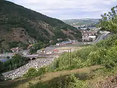 Vue sur le cimetière et sur Viviez-Pont.