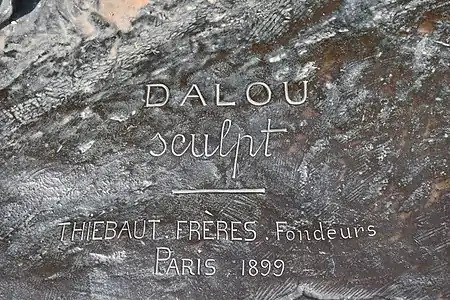 Détail de la signature du sculpteur et du fondeur