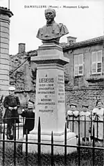 Ancien monument érigé en 1909 à Damvillers