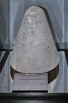 Photographie de la tête de rentrée du Jupiter-C RS-40, exposée au Smithsonian Institution.
