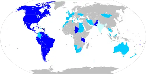 Carte du monde décrivant les pays accordant la nationalité par le droit du sol, colorés comme décrit dans la légende