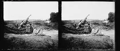 Stéréophoto d'une  auto-canon de 75 du 39e groupe en position de tir à Juvigny en 1917