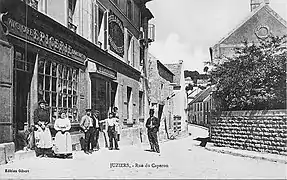 Rue du Caperon.