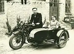 Moto Gillet Herstal avec un side-car.