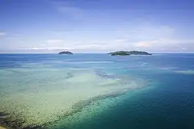 Une vue maritime des îles de Mamutik, Sulug et Manukan.