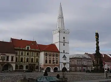 Place du Marché : hôtel de ville de Kadaň.