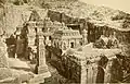 Le temple de Kailâsanâtha en 1913, Ellora, VIIe – IXe siècle. Maharashtra. Creusé dans la lave de basalte.