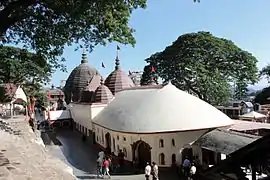 Le temple de Kamakhya, dédié à la déesse Shakti est le principal centre de pèlerinage de la région. Le tantrisme est très pratiqué parmi la population ethnique assamaise.