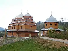 l'église st-Michel et son clocher, classé de Kamianka,