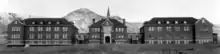 Description de l'image Kamloops-indian-residential-school-1930 (cropped).png.