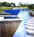 Barrage Kamuzu à Lilongwe, Malawi, seuil équipé de hausses fusibles.