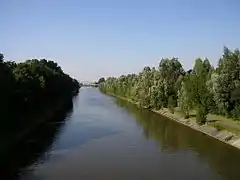 Le canal Bossuit-Courtrai aux environs de Zwevegem.