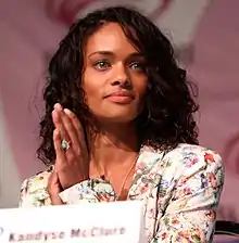 Kandyse McClure dans le rôle de Anastasia « Dee » Dualla-Adama