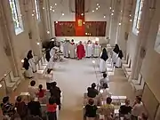 Des bénédictines dans la chapelle de la cité du Sacré-Cœur.