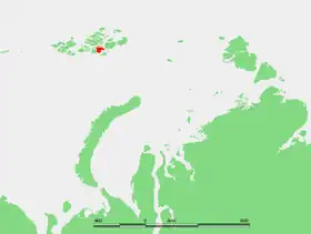 Carte de l'archipel François-Joseph, en rouge localisation de l'île Hall, l'île Newcomb est située à 6 km à l'ouest de celle-ci