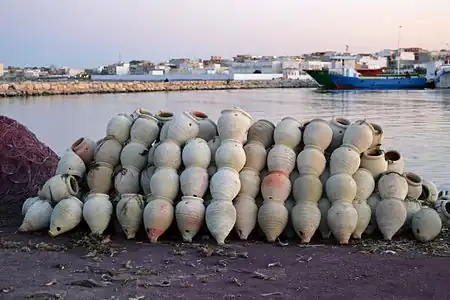 Gargoulettes karour, pour la pêche au poulpe, Sayada, Gouvernorat de Monastir, Tunisie, 2013.