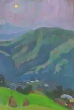 Peinture représentant un paysage vert et montagneux sous un soleil déclinant.