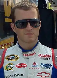 Description de l'image Kasey Kahne at Charlotte Motor Speedway in 2012 (cropped).jpg.