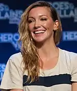 Katie Cassidy interprète Laurel Lance / Black Canary / Black Siren.