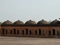 Dômes de l'ère moghole à Murshidabad