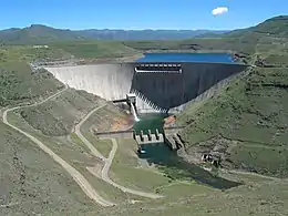 vue aérienne d'un barrage