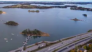 Vue aérienne des îles de Keilalahti à la limite d'Espoo et d'Helsinki.