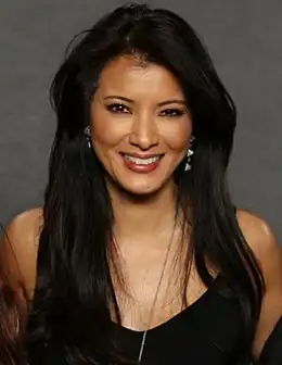 Kelly Hu interprète la voix de Karai / Miwa.