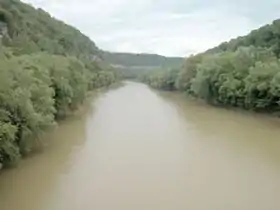 La rivière Kentucky traversant la Bluegrass region.