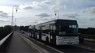 Irisbus Citelis 18 n°298 du réseau de Versailles à Maisons-Laffitte, assurant un service de substitution SNCF.