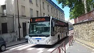 Mercedes Citaro C2 n°382 du réseau de Versailles à Versailles, sur la ligne D.