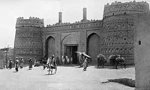 La porte de la Masjid, ou Agha Mohamed Khan entre la ville.