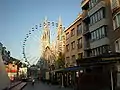 Kermesse d'Ostende, entrée du pavillon d'horreurs: Les forains ont installé toute la panoplie d'amusements dont certains sont aussi vieux que le monde... Passé, présent. Je ne les connais que trop bien, mais l'avenir qui sait ?