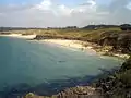 Plage des Blancs-Sablons vue de la presqu'île de Kermorvan