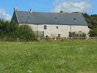 Manoir de Kerpondarmes (XVe siècle).