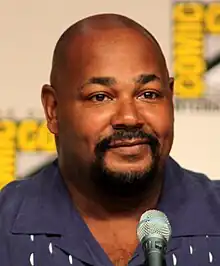 Kevin Michael Richardson interprète Stan.