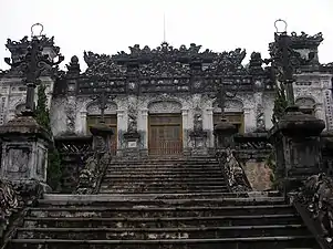 Façade du mausolée Khai Thai.