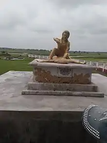 Statue de Bhima tuant Kichaka à Kichakbadh près de Prithivinagar au Népal