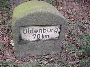 Ancienne borne de pierre, dans le Nord de l'Allemagne.
